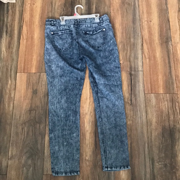 Jeans - Picture 2 of 3